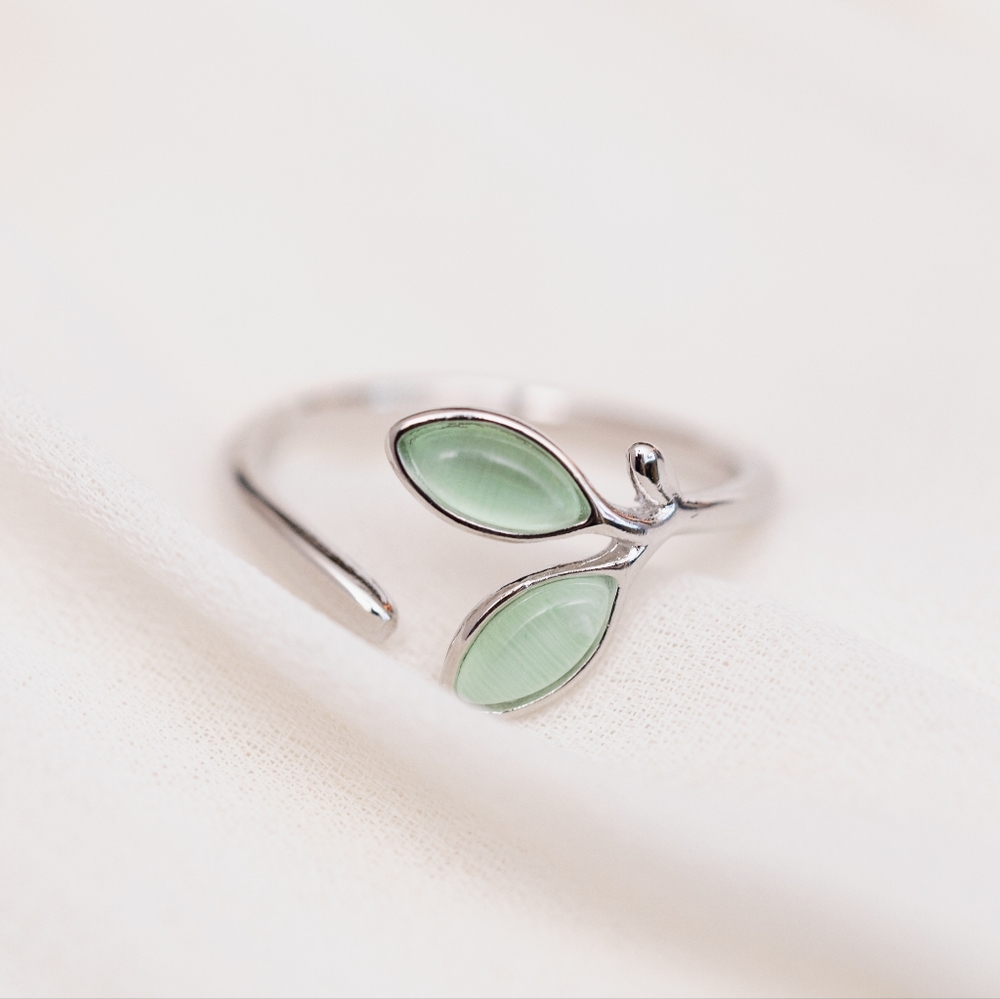 Spring Leaf Ring (S925) - Picture 3 of 9